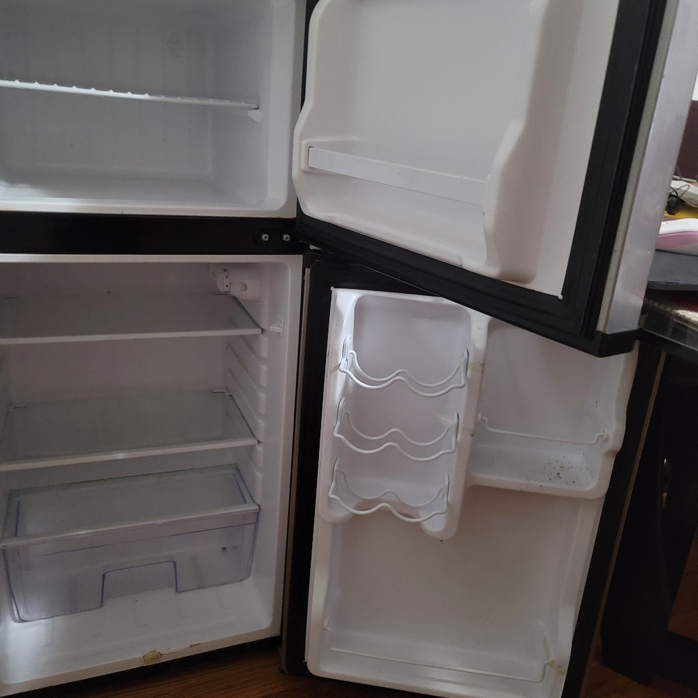 Mini Refrigerator - Picture 8 of 11